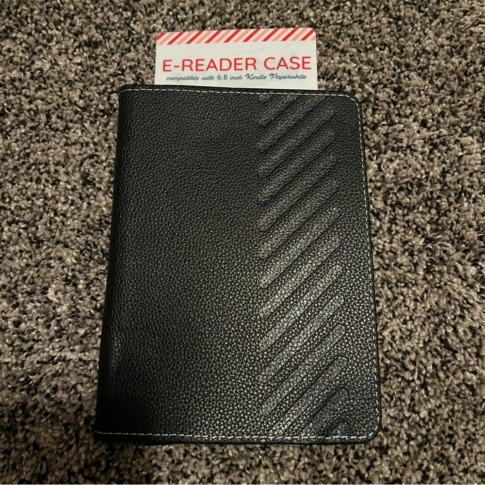 E Reader case with hand strap